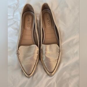 Me Too Alegra Flats in Gold, Size 9